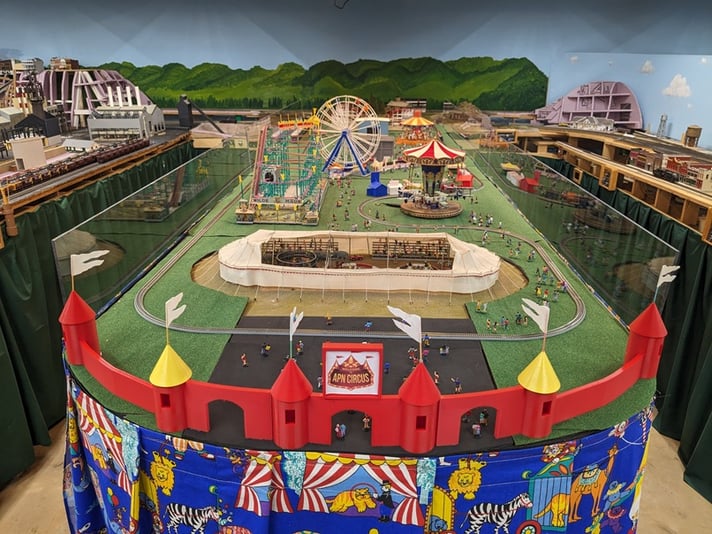 lr_APN_Circus_Promo_04