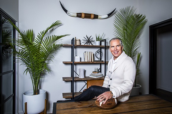 TJH_2020_649_DRW1565_Thomas_J_Henry_Photo_Credit_Drew_Smith_t580