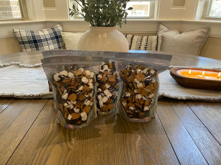 CFFEB979-C2E5-435E-AE43-B1950CFAC415