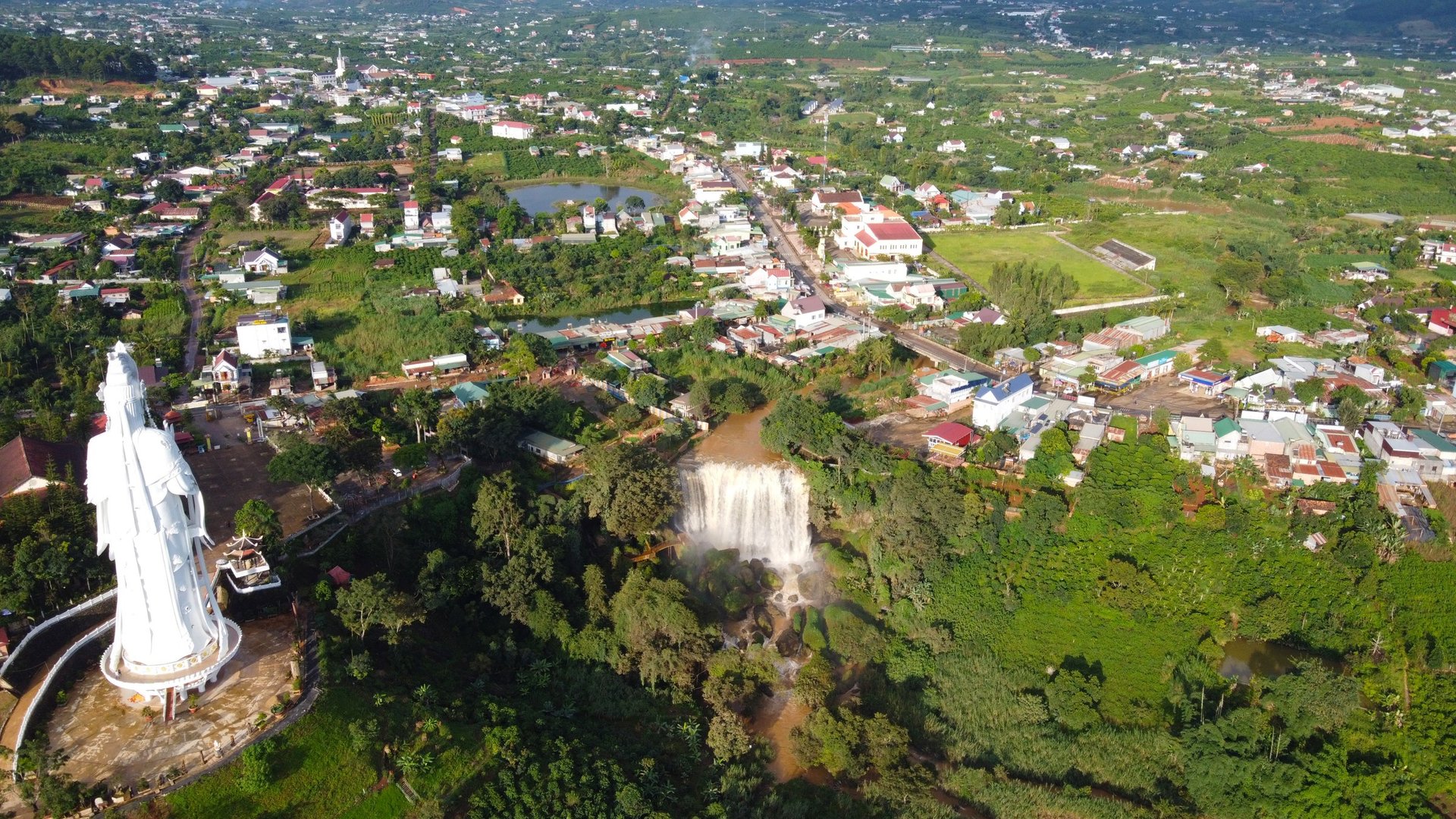Thác Voi (Elephant Falls) — ảnh minh hoạ 1/1