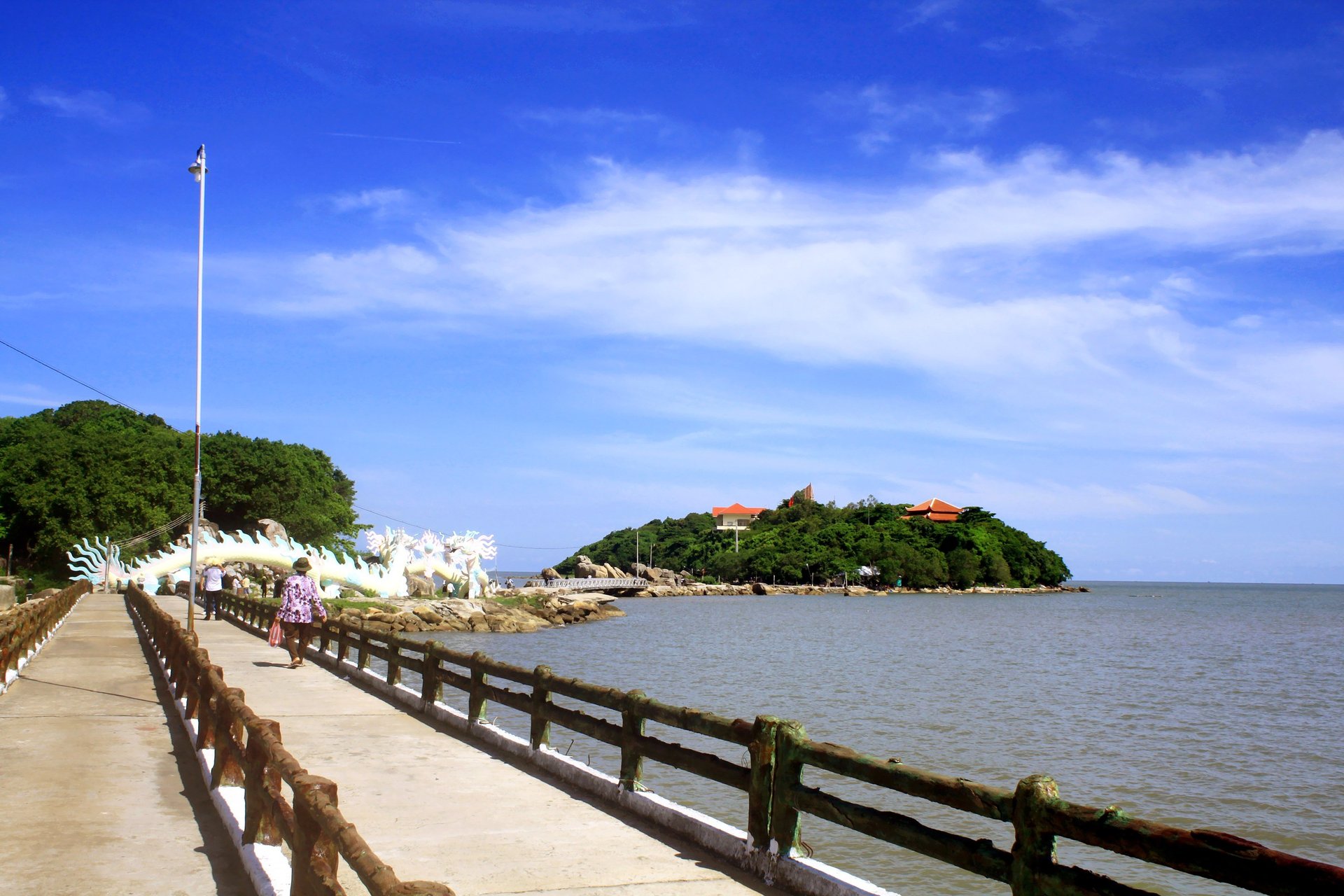 Hòn Đá Bạc — ảnh minh hoạ 1/1