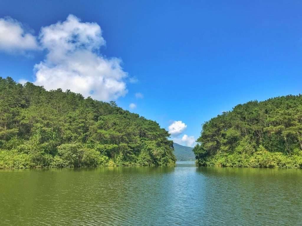 Hồ Khuôn Thần — ảnh minh hoạ 1/1