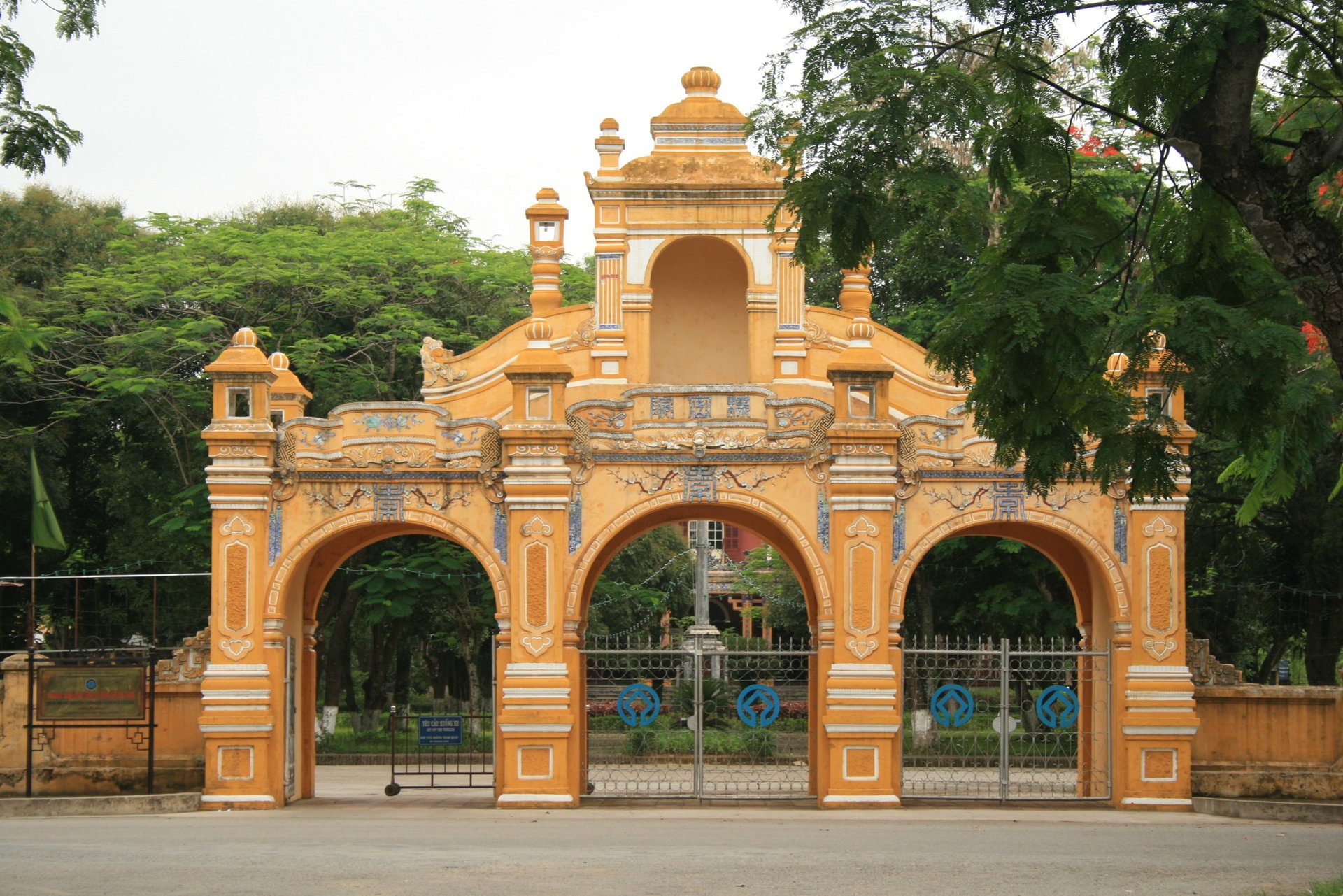 Quần thể di tích Cố đô Huế — ảnh minh hoạ 1/1