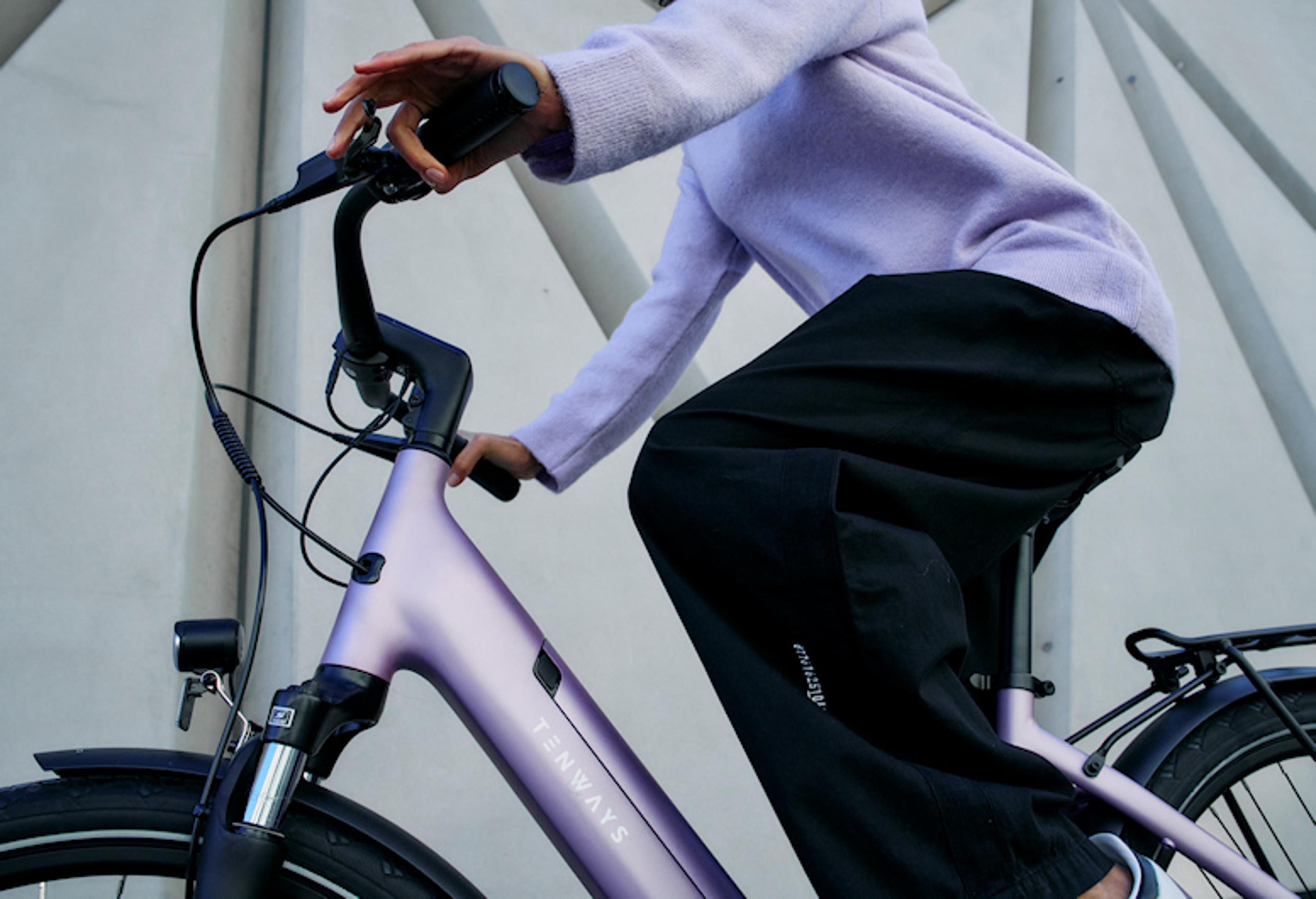 TENWAYS CGO800s limited E-Citybike (lila) 5