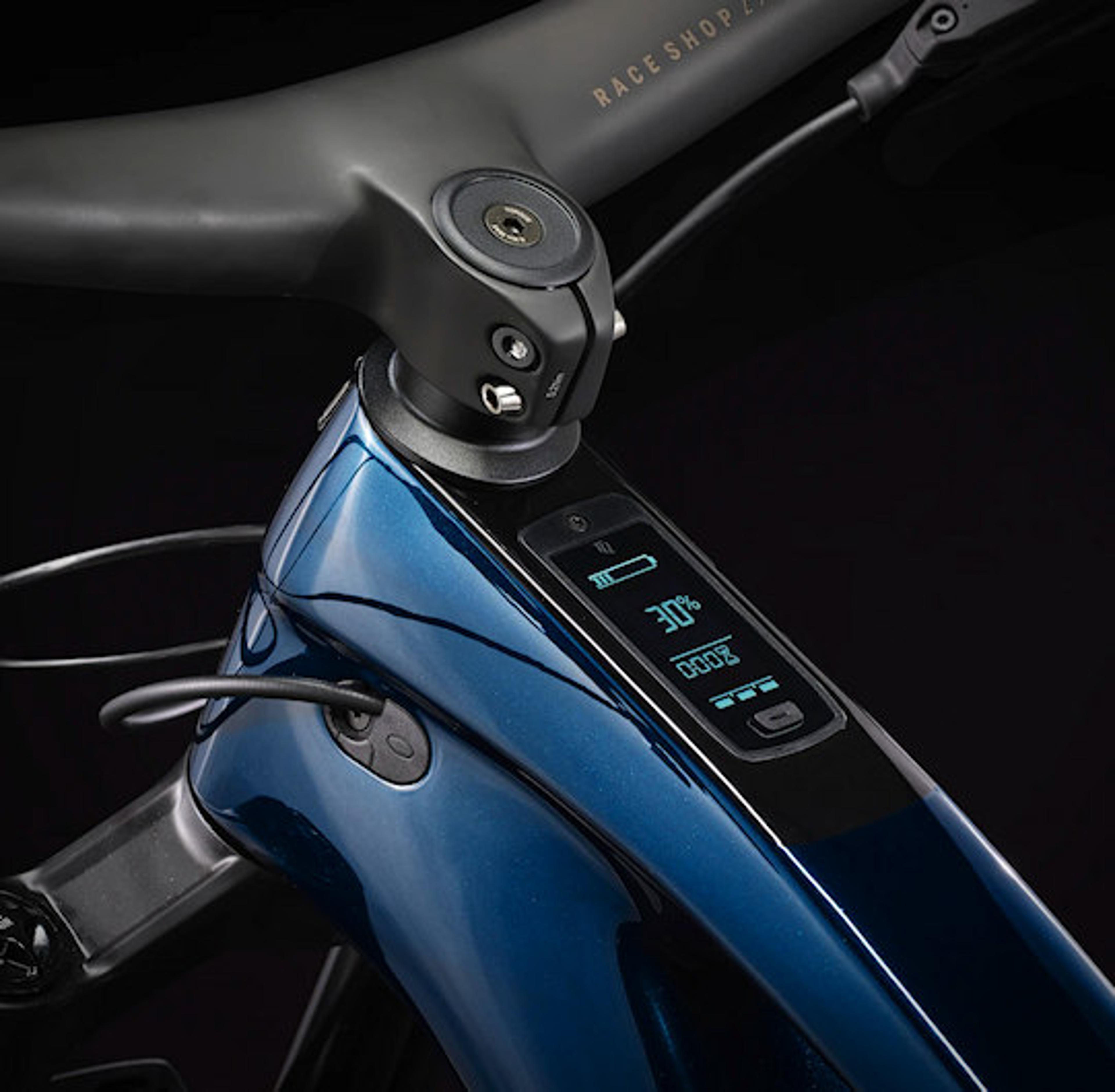 Trek Fuel Exe 9.8 GX AXS E-Mountainbike (blau) 5