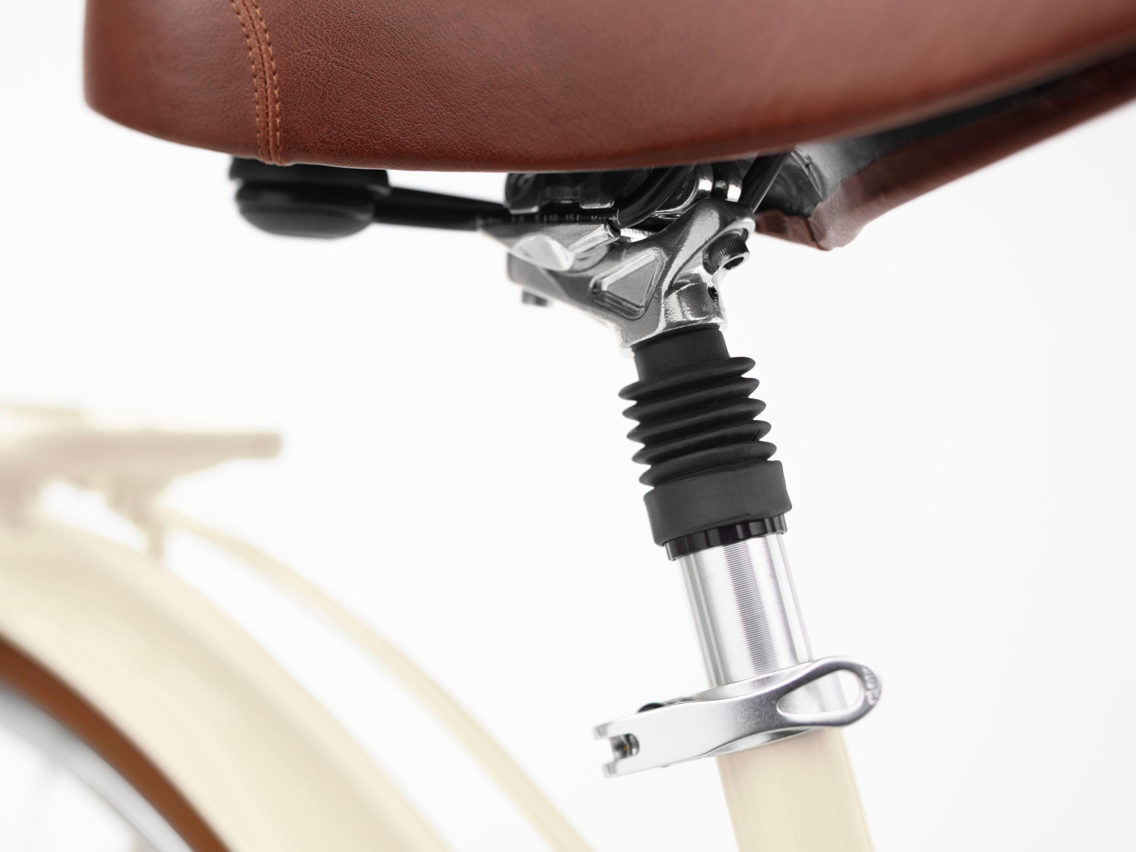 Electra Townie Commute Go! 5i E-Citybikes (beige) 9