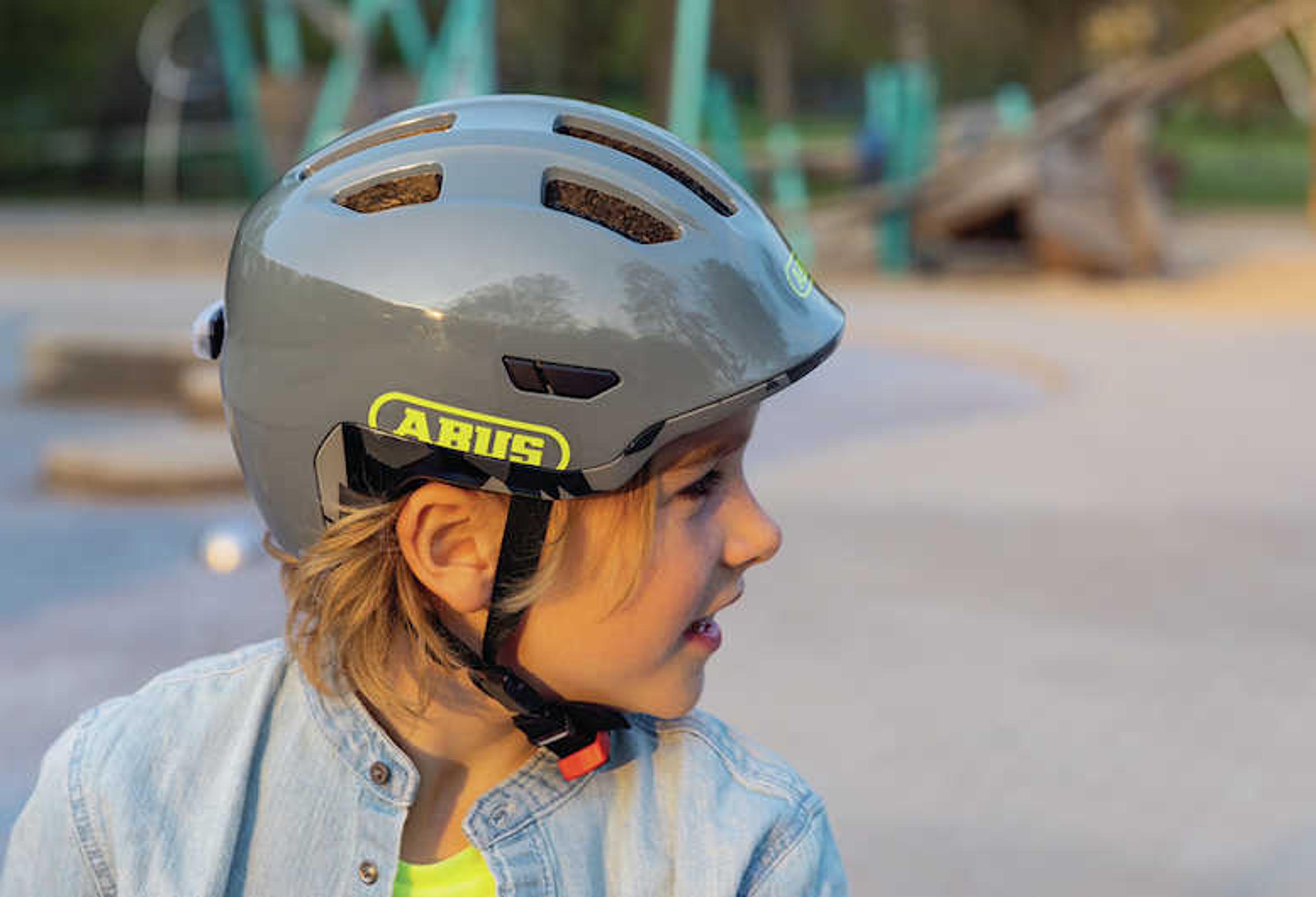 ABUS Smiley 3.0 ACE LED - royal purple Kinderhelm (lila) 7