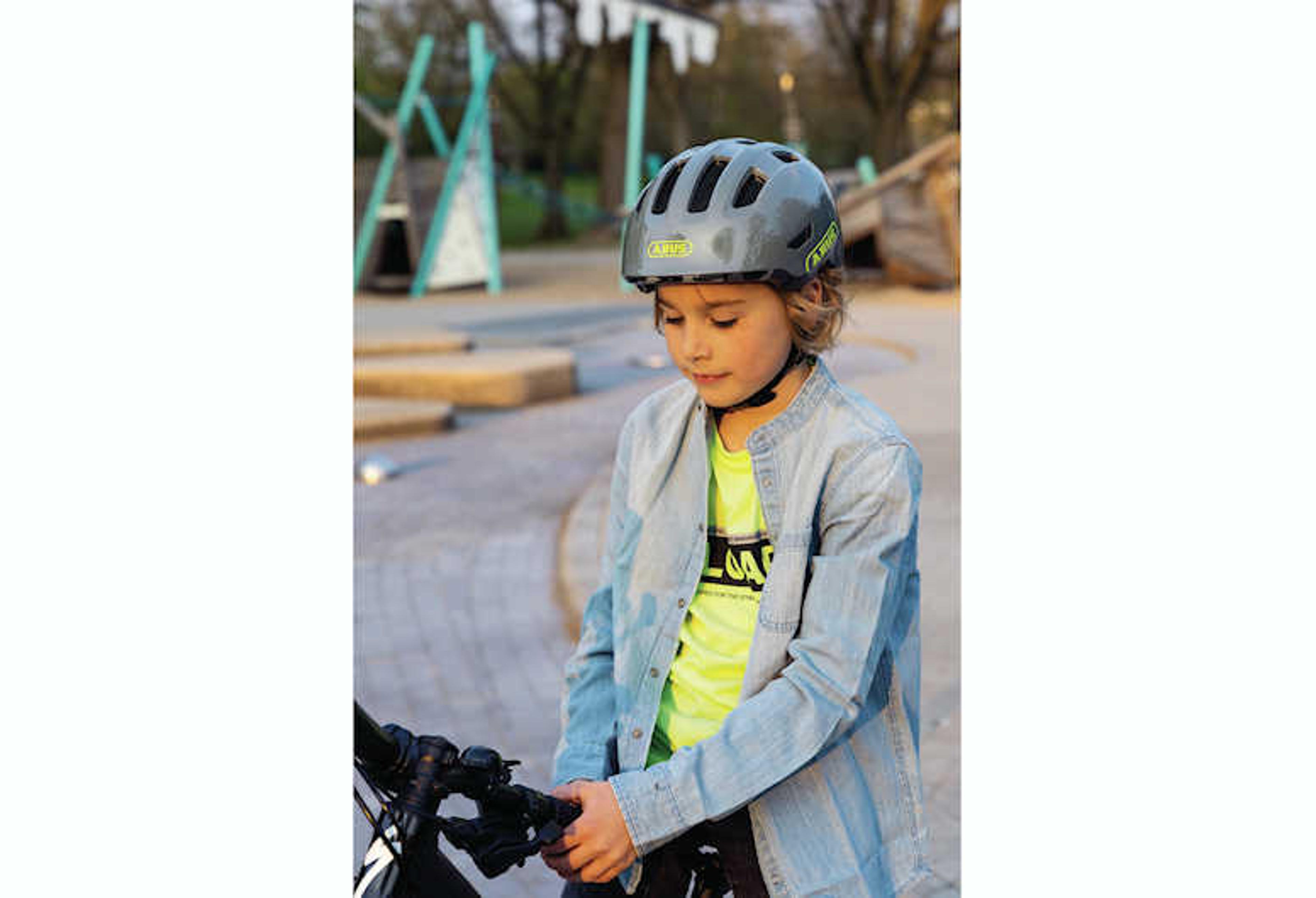 ABUS Smiley 3.0 ACE LED - royal purple Kinderhelm (lila) 8