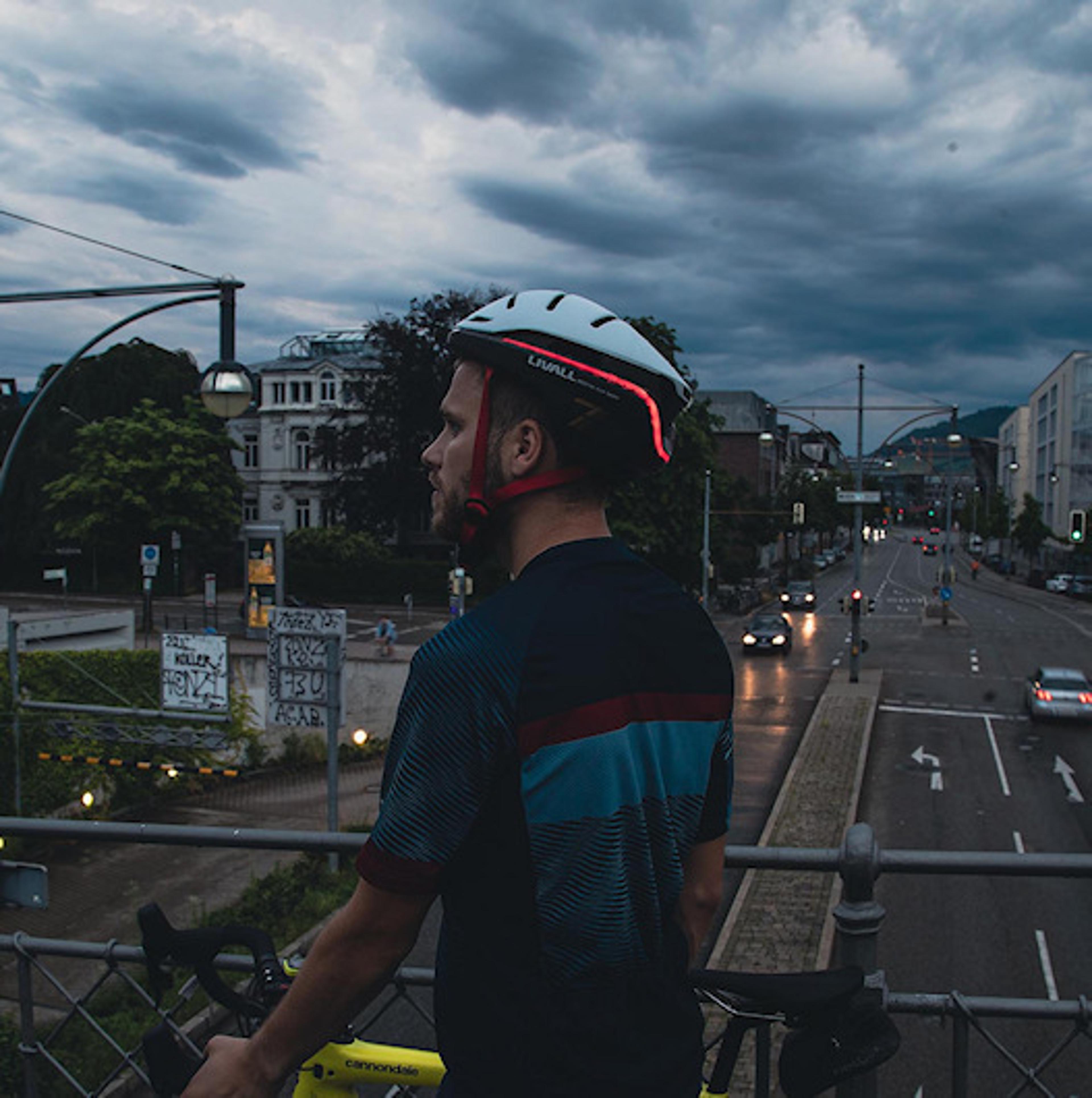 Livall EVO21 Helm (weiss) 6