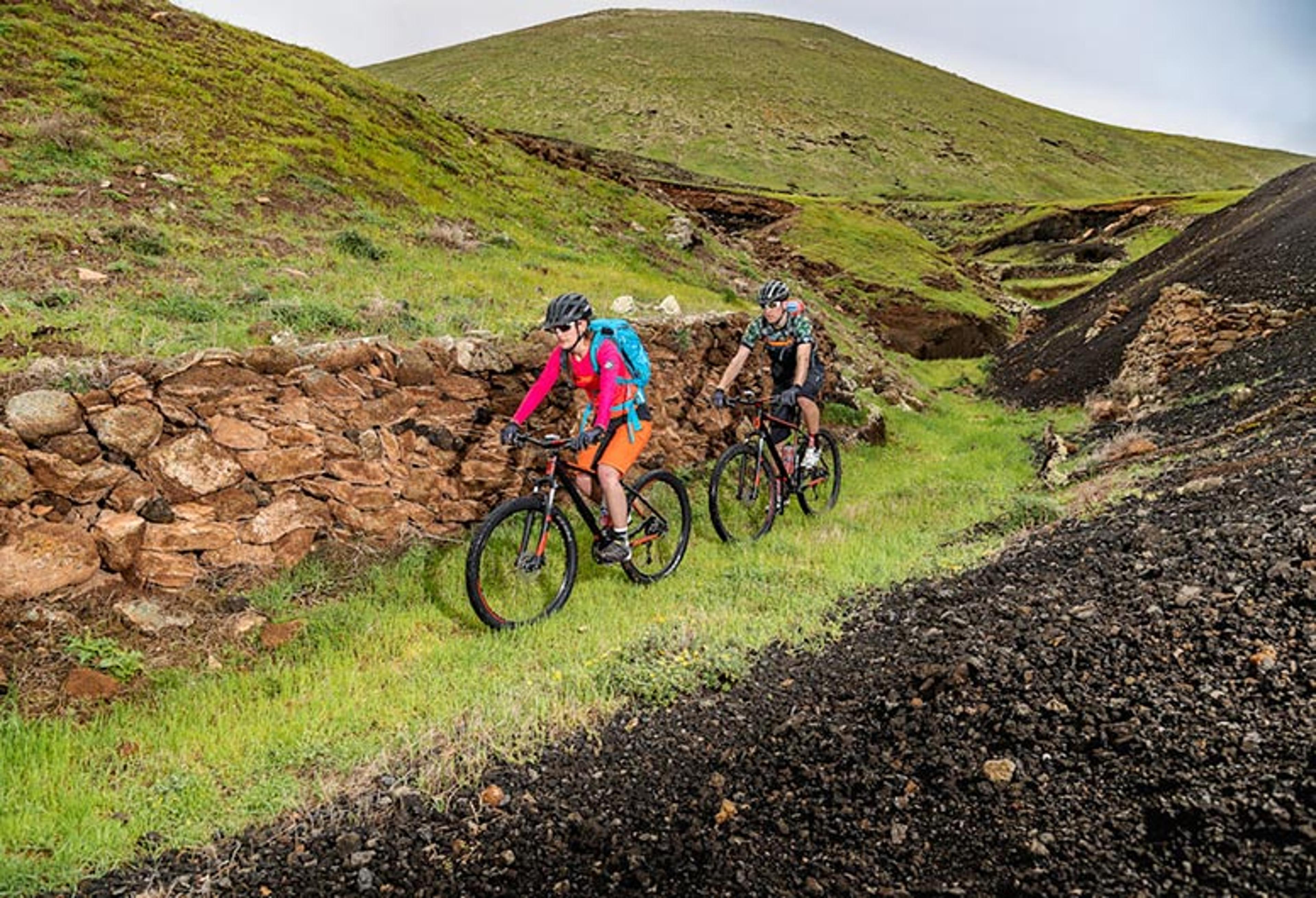 Livall MT1 Neo Helm (schwarz) 10