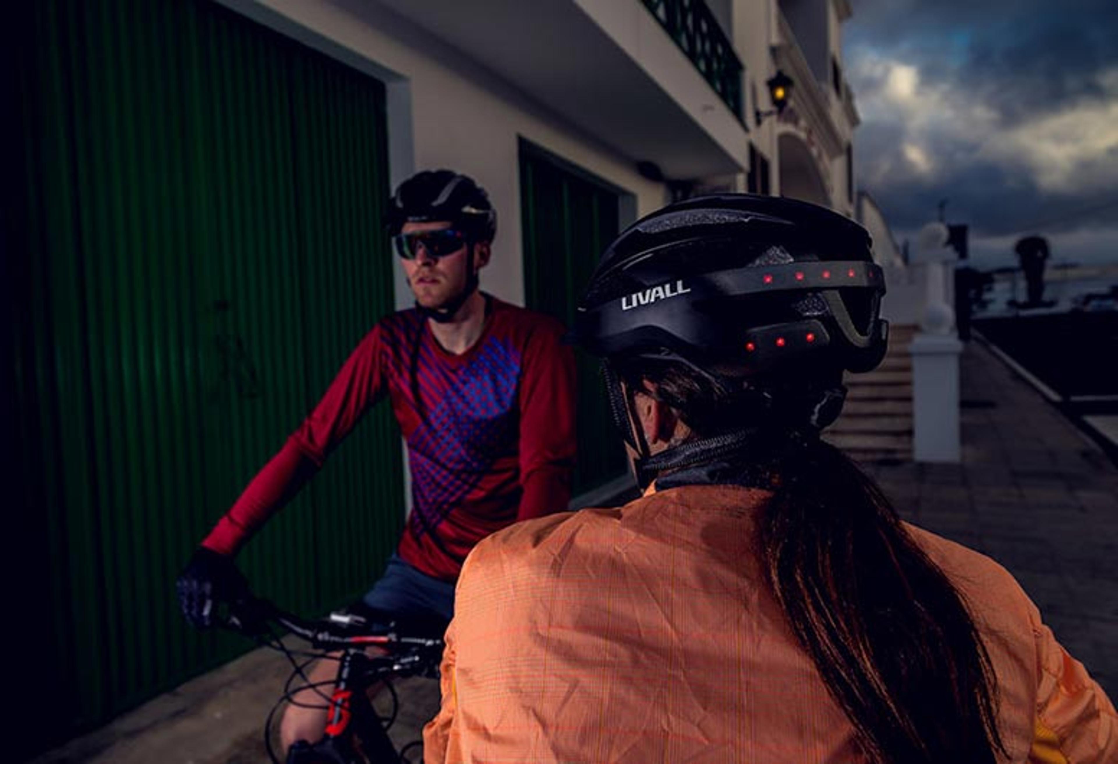 Livall MT1 Neo Helm (schwarz) 12