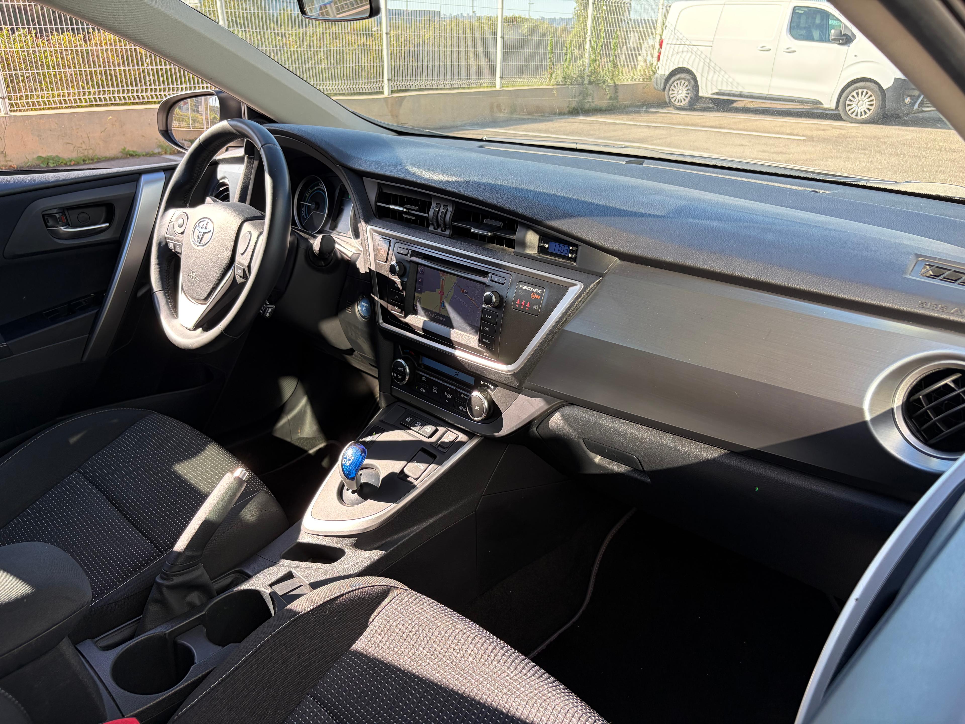 TOYOTA AURIS II HYBRIDE 136H DYNAMIC