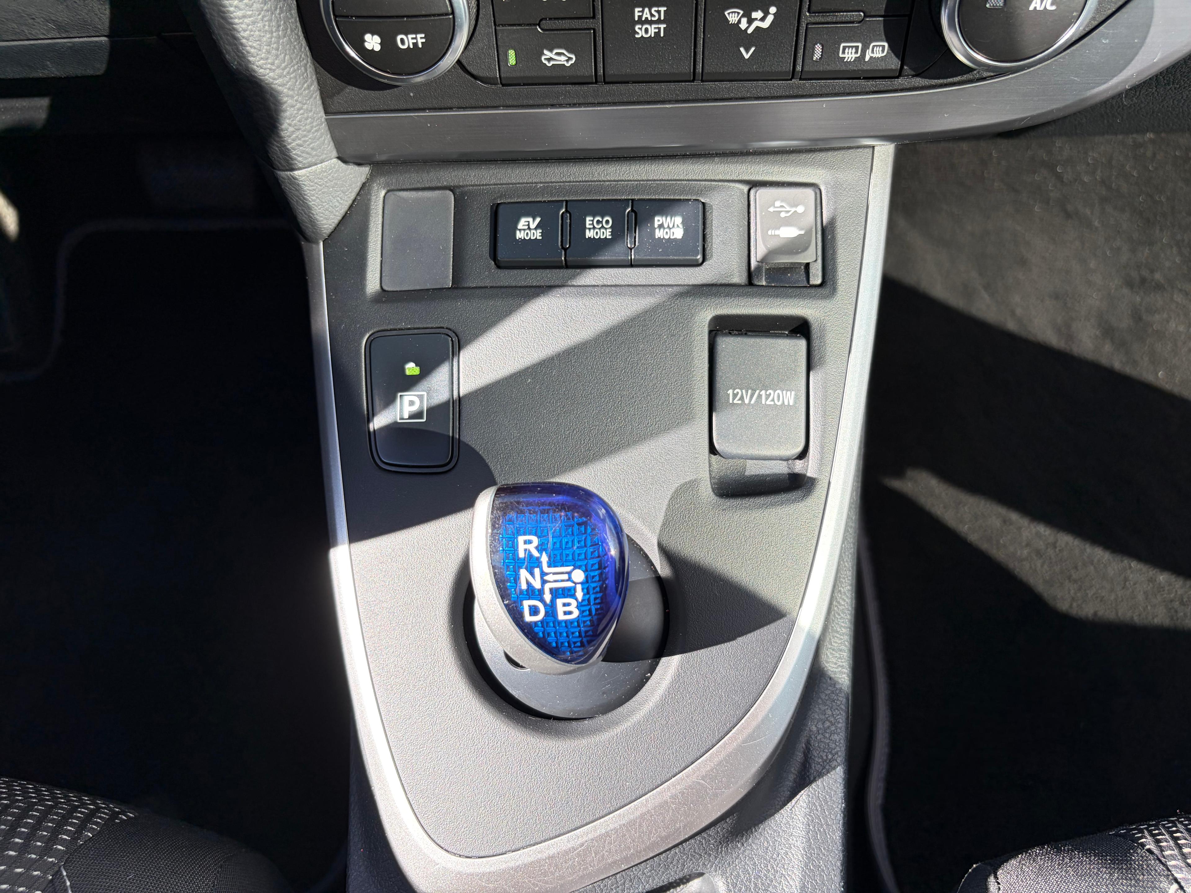 TOYOTA AURIS II HYBRIDE 136H DYNAMIC