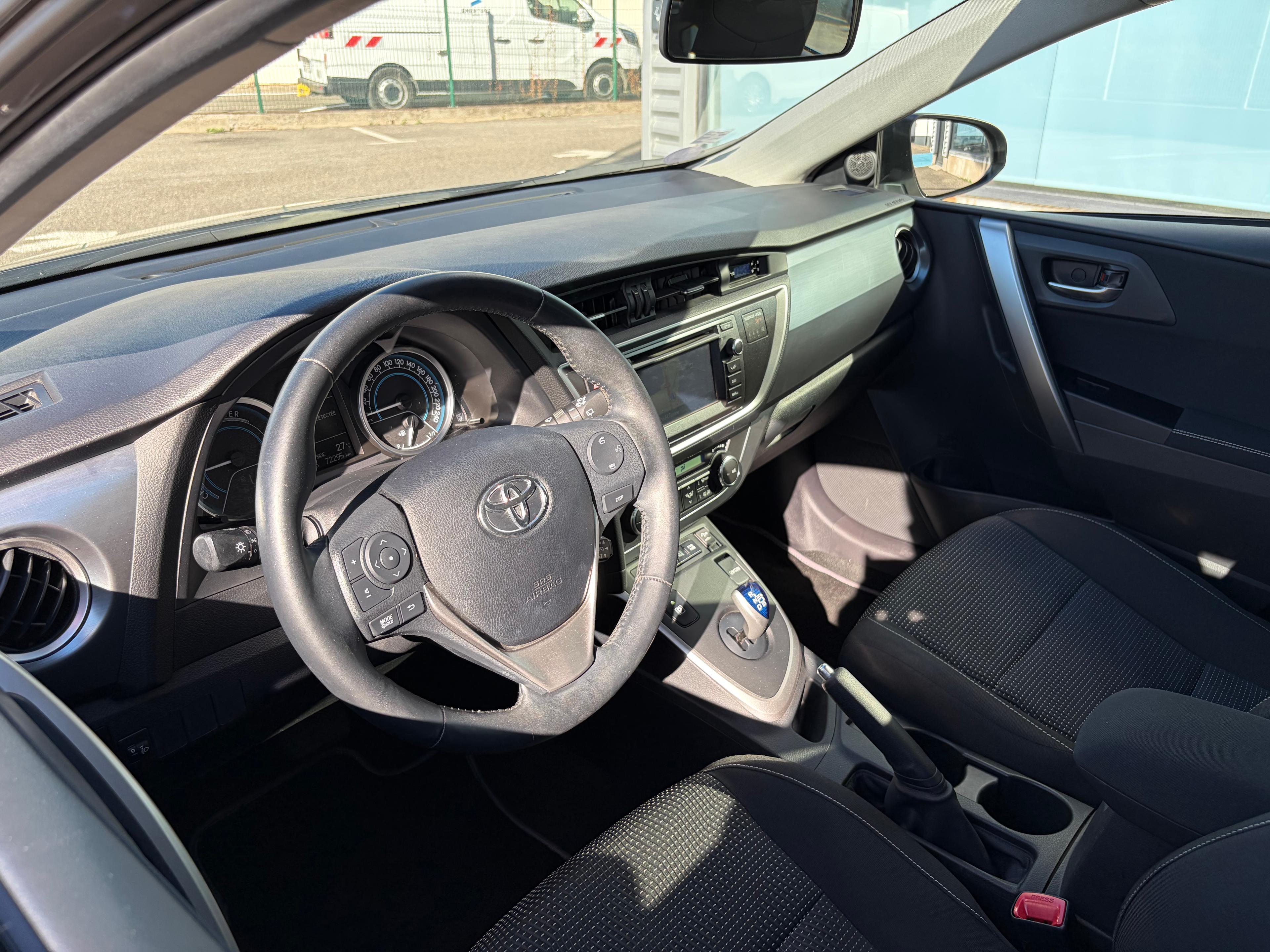 TOYOTA AURIS II HYBRIDE 136H DYNAMIC