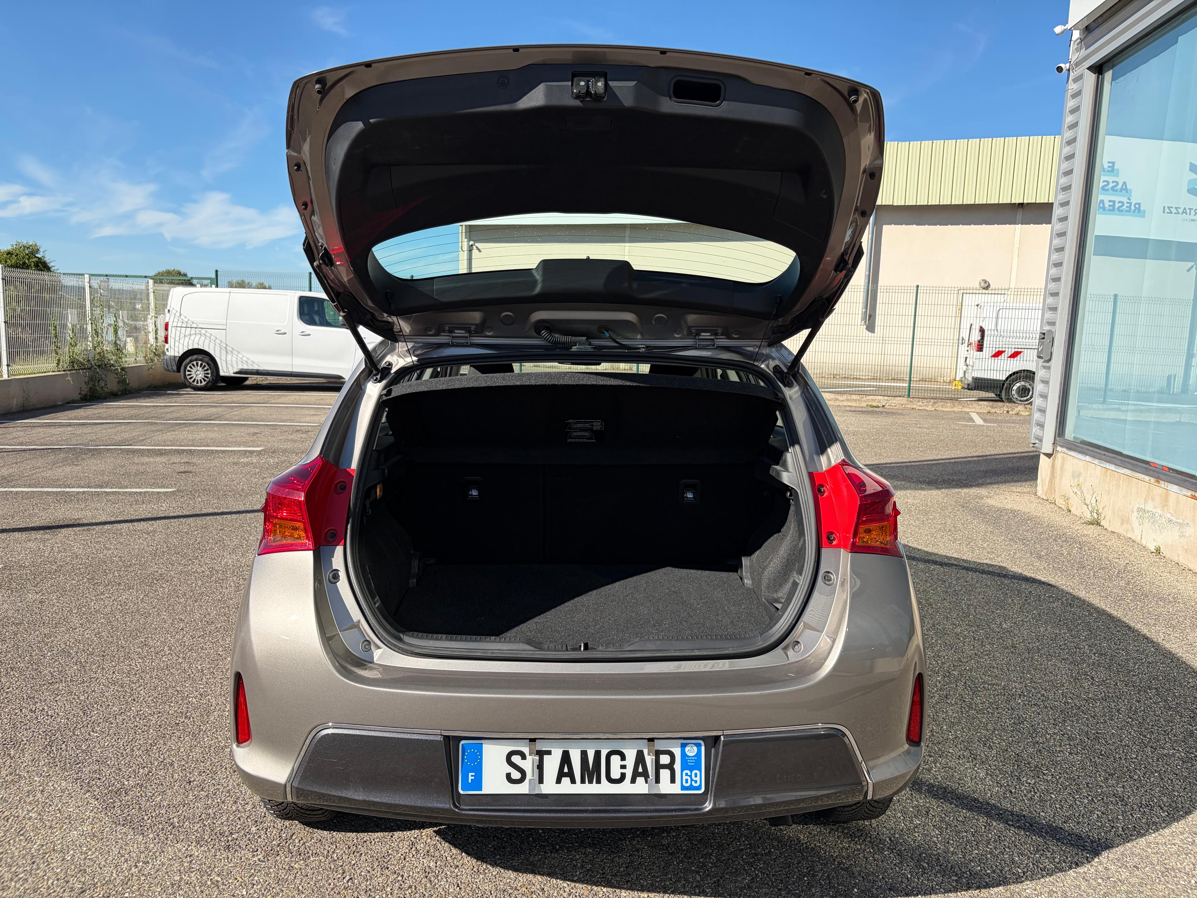 TOYOTA AURIS II HYBRIDE 136H DYNAMIC