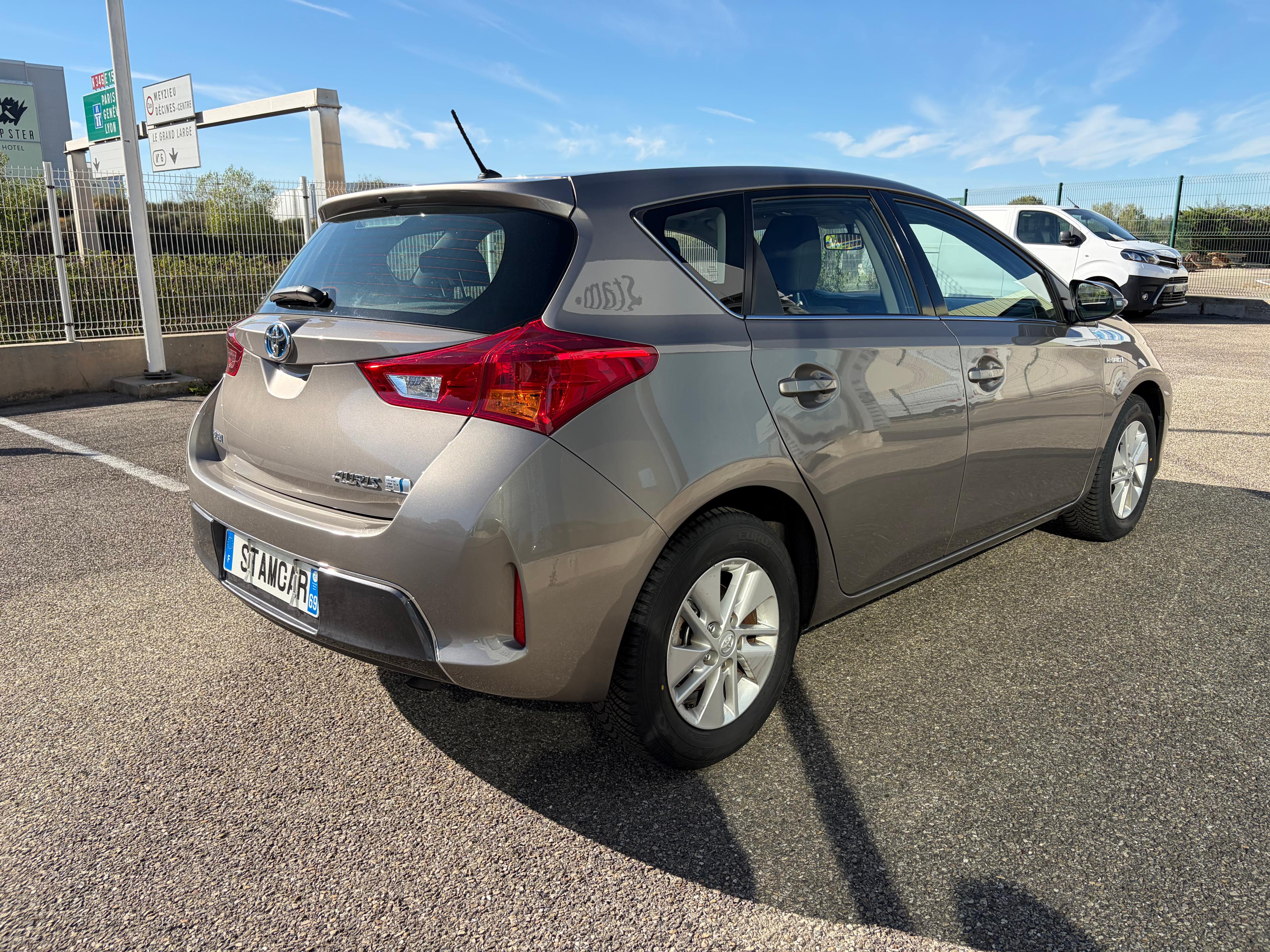TOYOTA AURIS II HYBRIDE 136H DYNAMIC