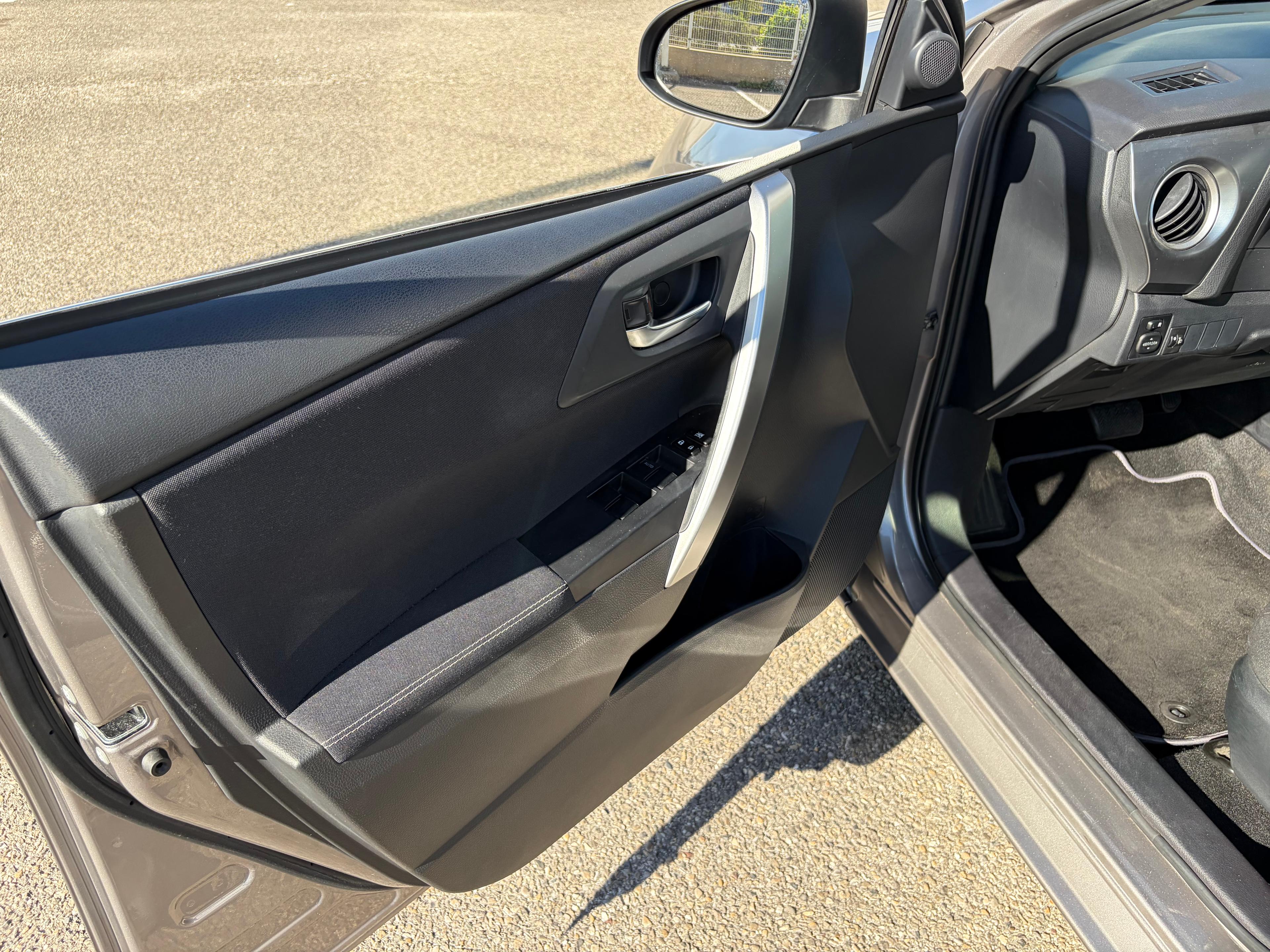 TOYOTA AURIS II HYBRIDE 136H DYNAMIC