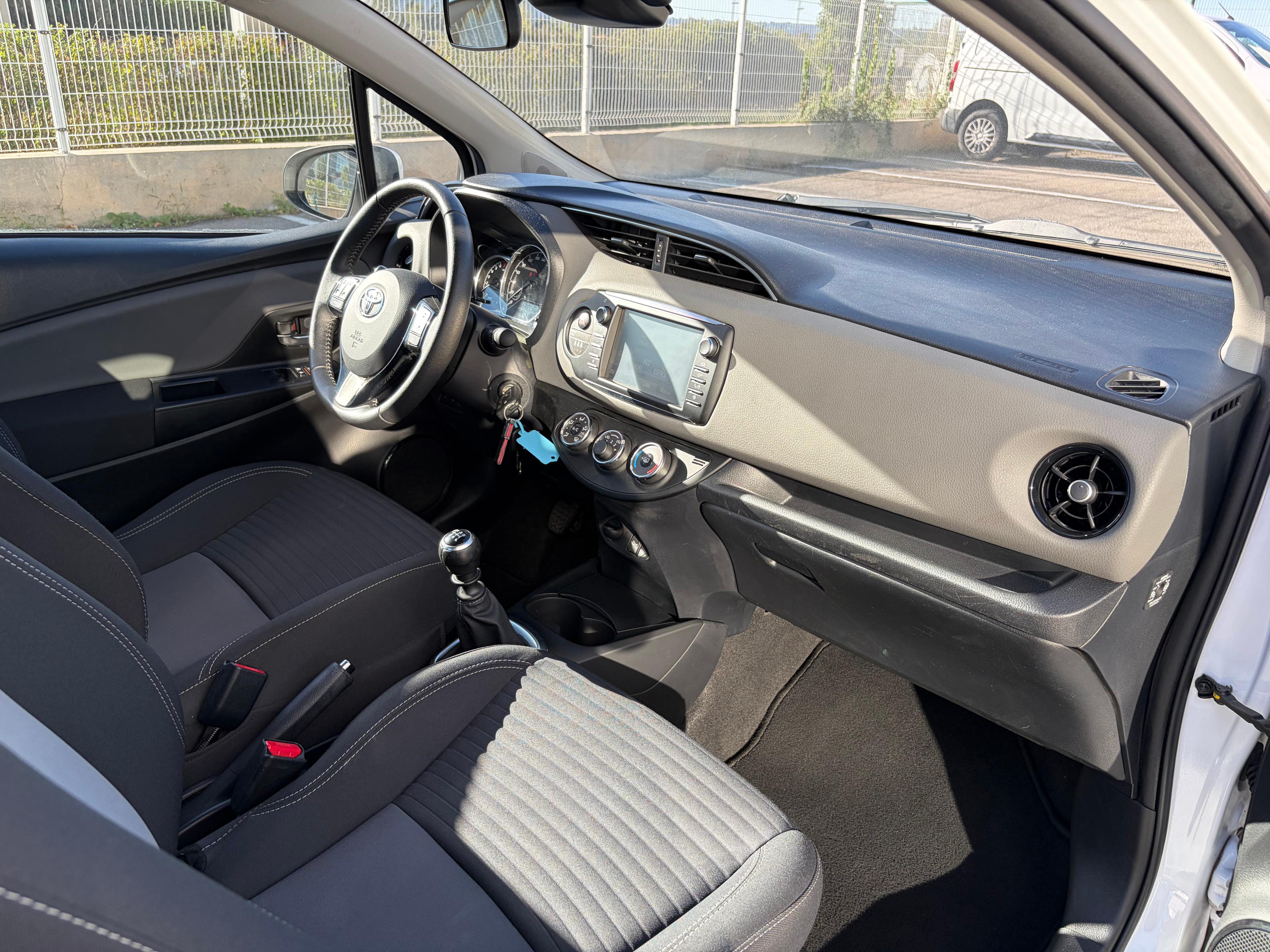 TOYOTA YARIS III (3) 110 VVT-I 6CV FRANCE 3P