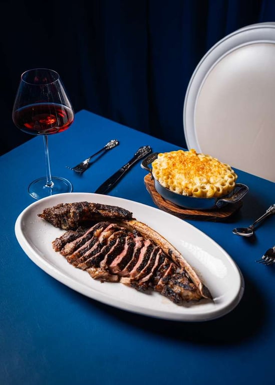 Signature cocktails and bar service