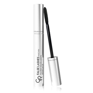 • Makes the lashes appear more voluminous