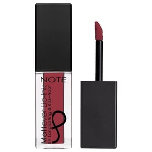 Covers your lips like a silk cover with ease of application. With its rich and eye-catching colors