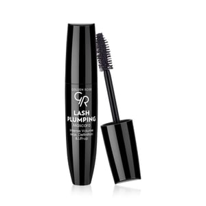 • Mascara that makes the lashes look fuller