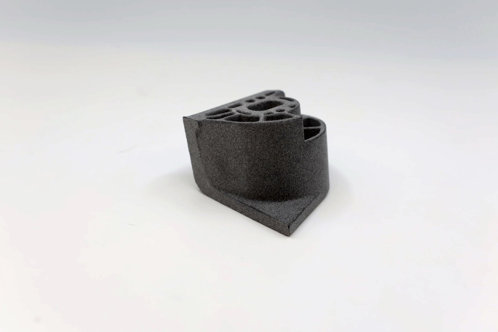 Nylon PA12 Glass Filled — MJF 3D printing material by Makelab