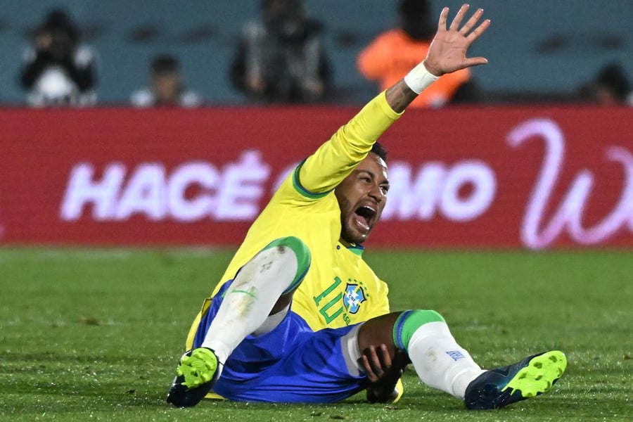 Neymar Forced Off With Injury In Brazil's Defeat To Uruguay