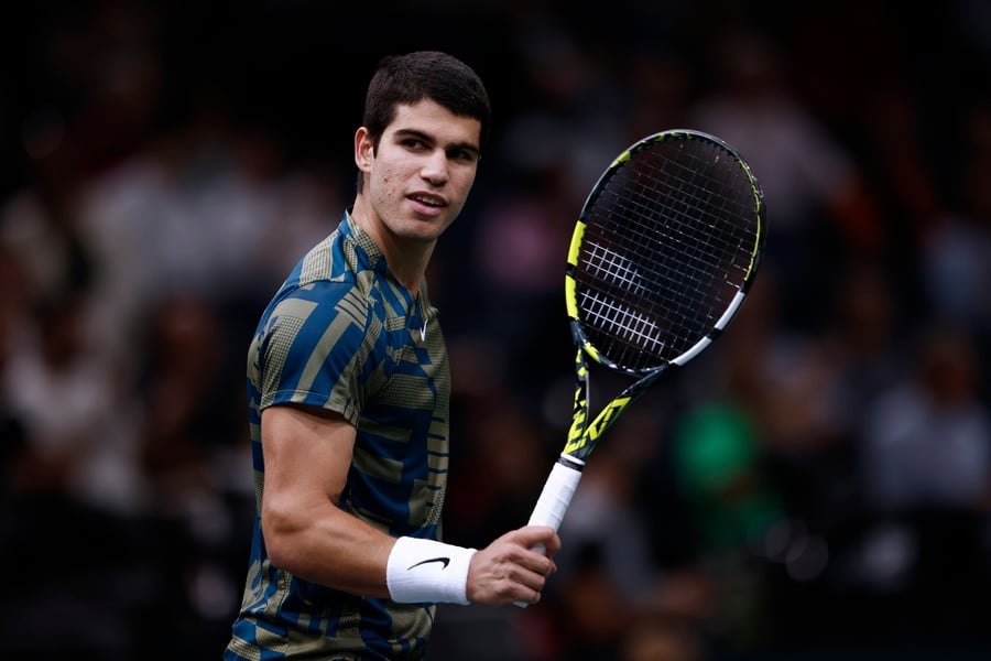 Alcaraz, Djokovic Into Paris Masters Quarterfinals 