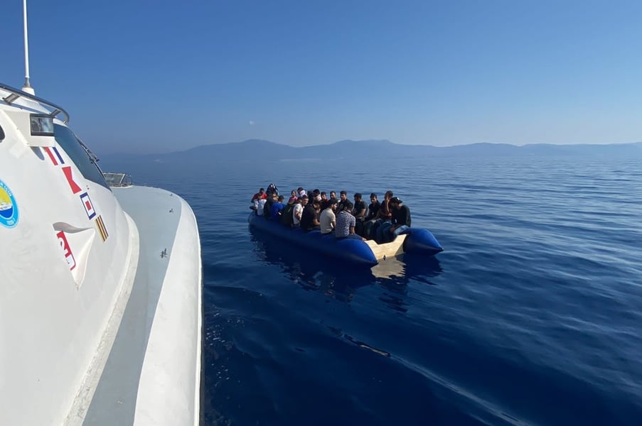 Turkey Saves 181 Migrants Pushed Back By Greece