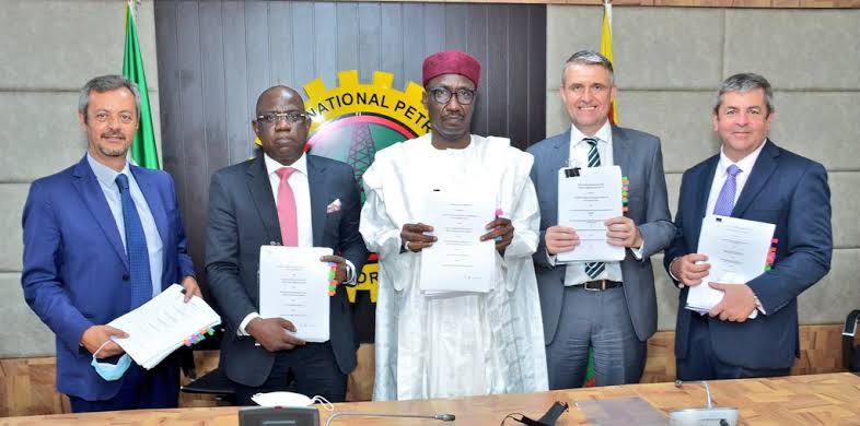 NNPC, Dangote, Shell Others Sign Deal On Gas Supply