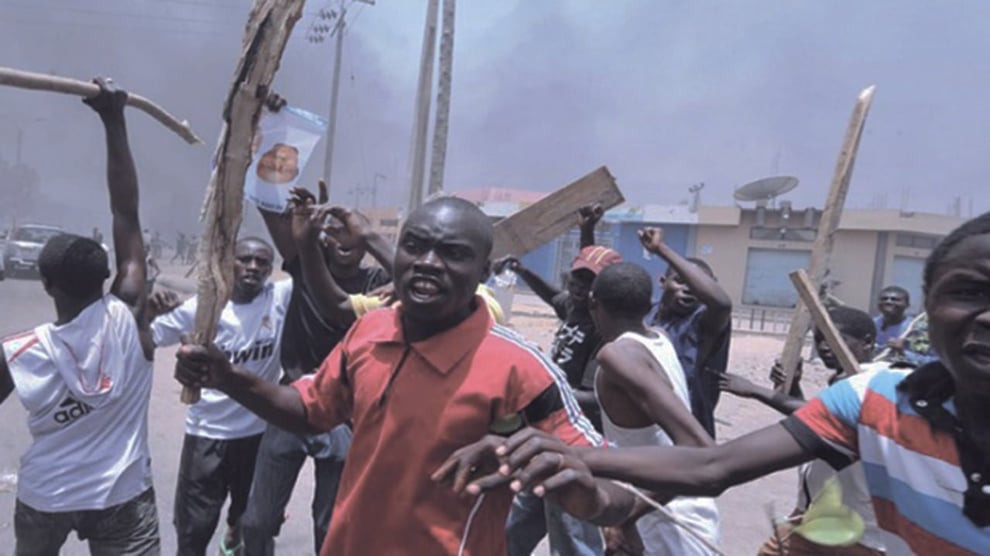 Ogun Election Tribunal: Security Agents Watch As Thugs Attac