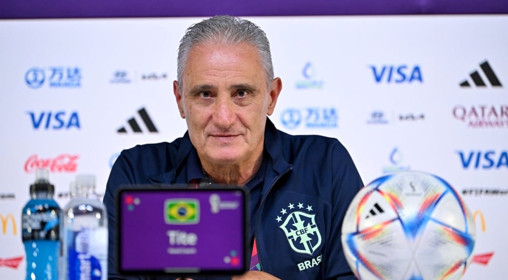Brazil Thoughts Are With 'Hospitalized' Pele — Tite