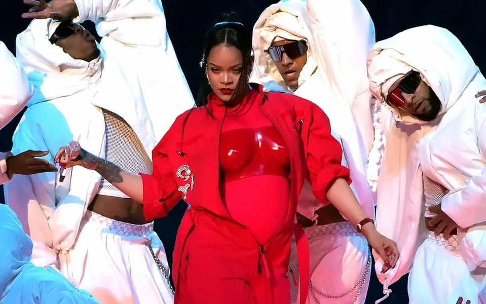 Rihanna's Rep 'Confirms' Pregnancy After Super Bowl Performa