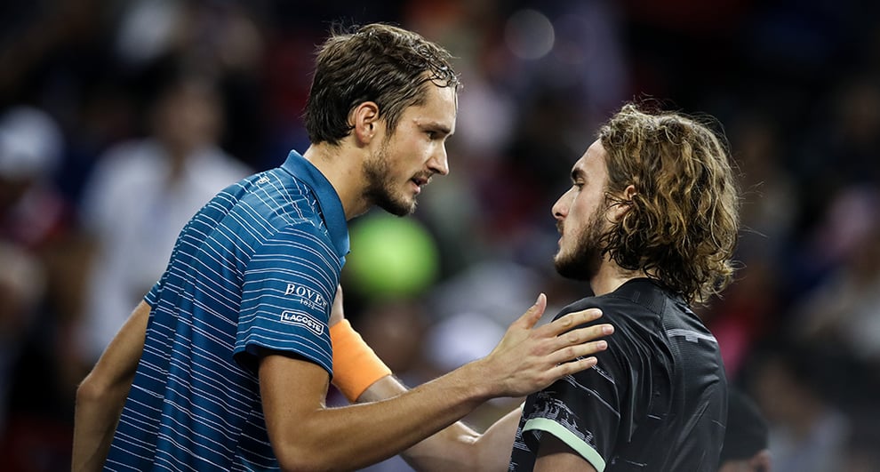 Roland Garros: Medvedev, Tsitsipas Out, Swiatek Extends Win 