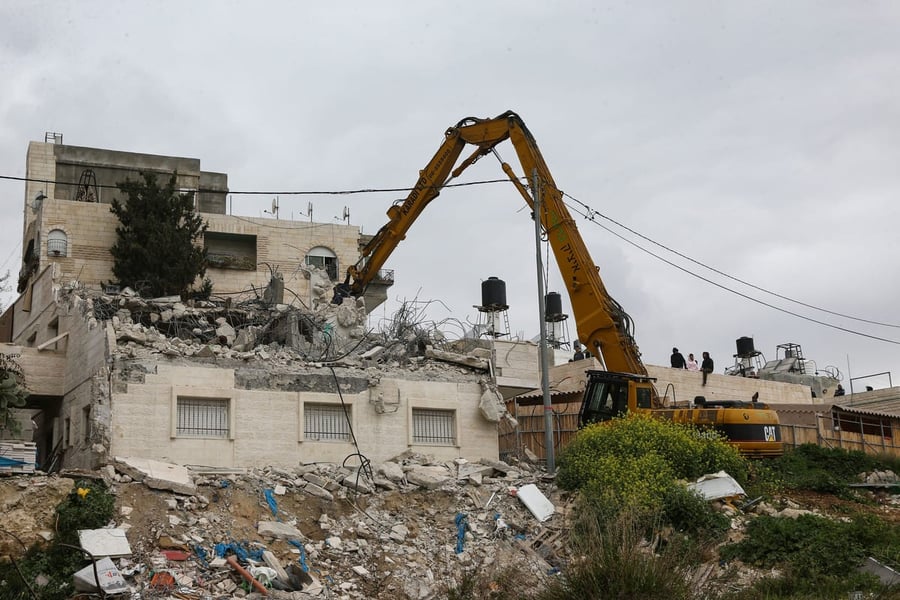 Israel Demolishes Palestine Prisoner's Home