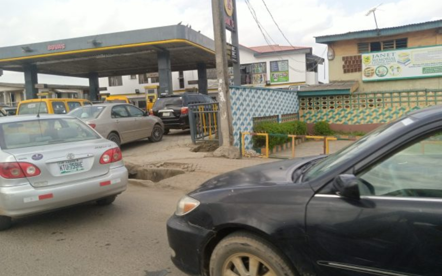 Fuel Queues Return To Lagos As IPMAN Members Shut Stations