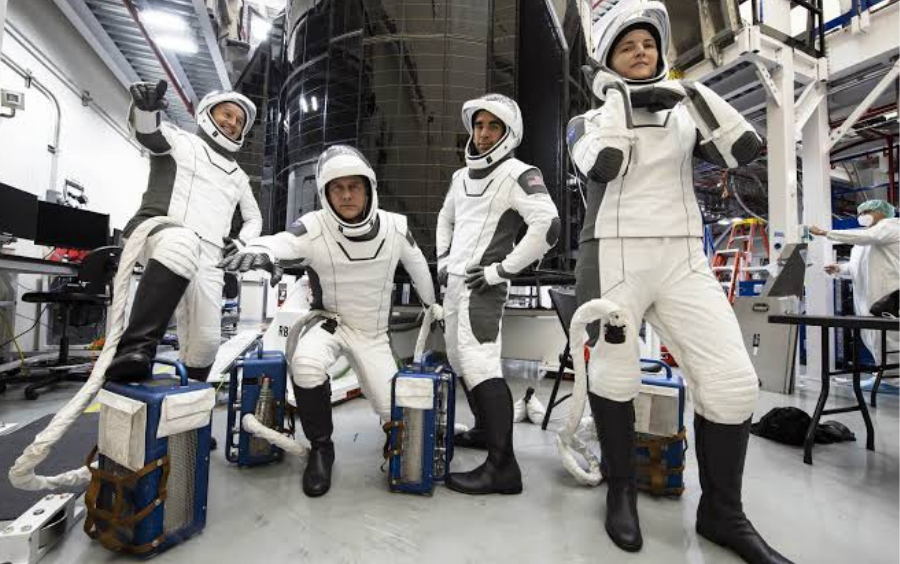 SpaceX Dragon Endurance Safely Returns Crew-3 Astronauts Bac