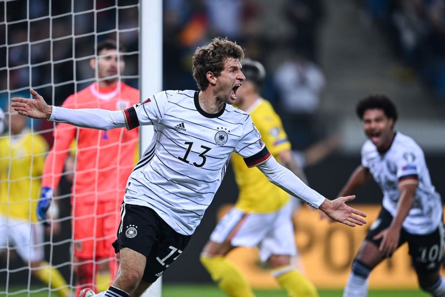 World Cup Qualifier: Muller Rescues Germany  In Narrow Win A