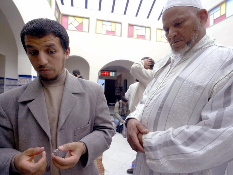 France Expels Imam Over Hate Speech