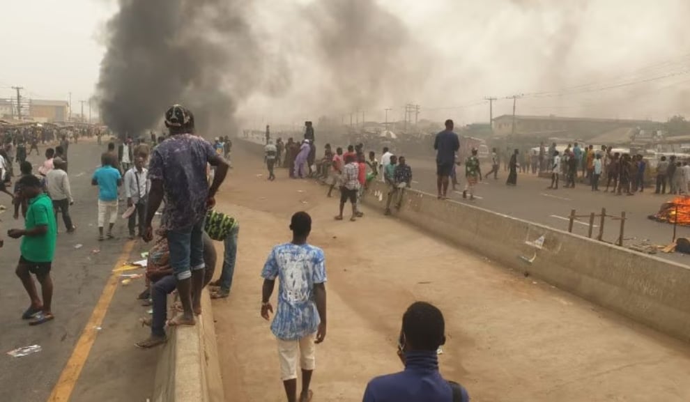 VIDEOS: Ogun Residents Continue Protests Over Naira Scarcity