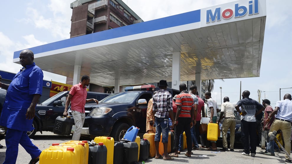 Fuel: Scarcity Lingers As Petrol Now Sold For N350 Per Litre