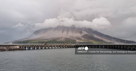 Indonesia evacuates thousands over Tsunami threats 