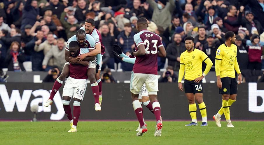 EPL: Masuaku's Volley Seals Win For West Ham Against Chelsea