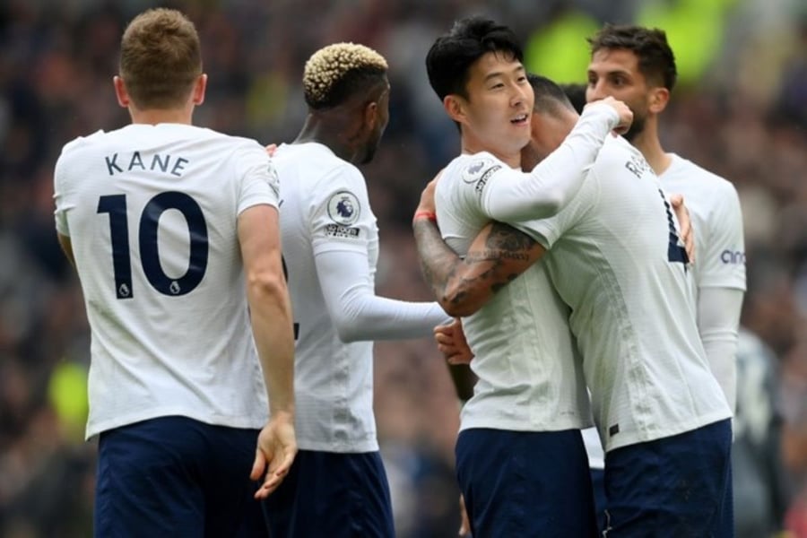 Son, Kane Send Tottenham Past Leicester In Sight Of Top 4