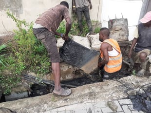 Lagos: Demolition Of Ikoyi Structures Near Drainage Commence