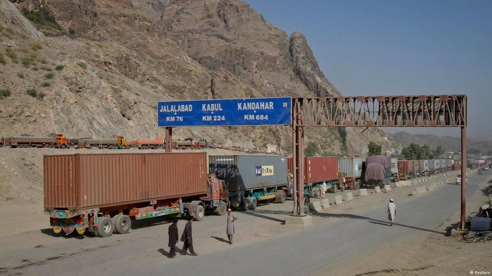 Afghanistan, Pakistan Reopen Key Trade Route