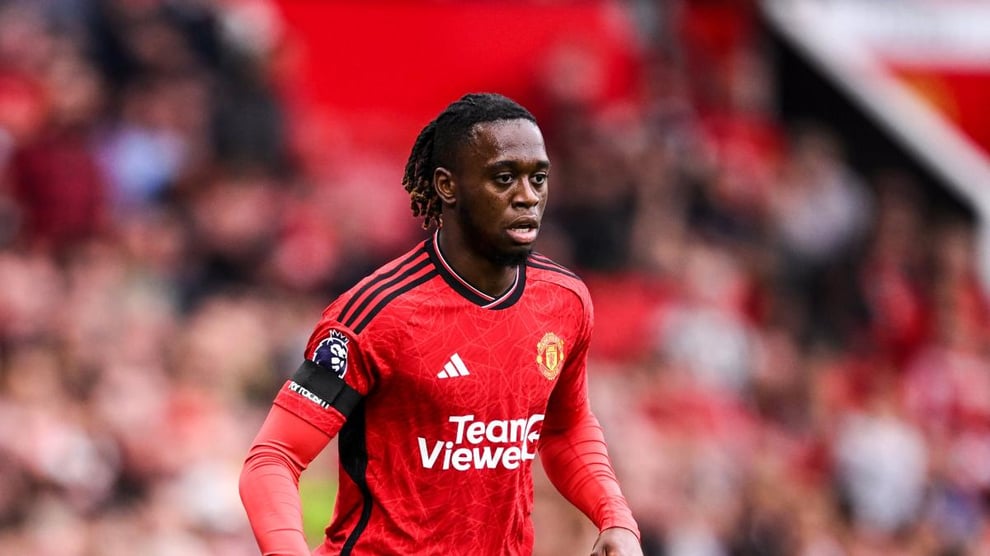 Wan-Bissaka Ruled Out With Hamstring Injury 