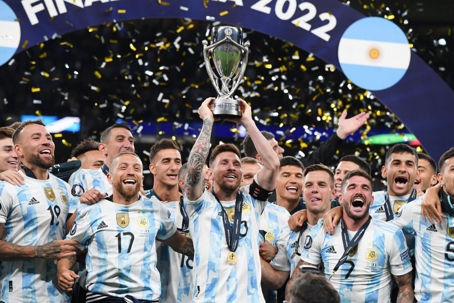 Messi Leads Energetic Argentina To 3-0 Win Over Italy To Cli