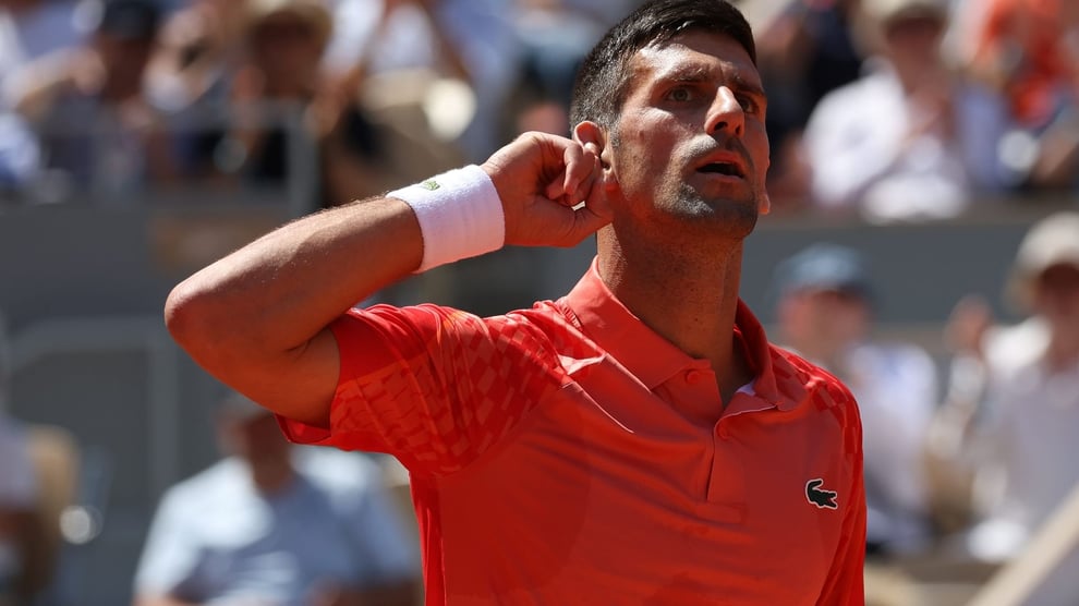 Djokovic Races Into French Open Quarter-Finals